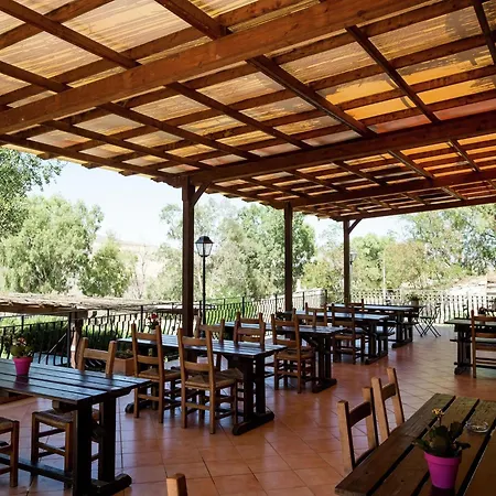 Rustic Sicilian Retreat With Vakantiehuis Resuttano